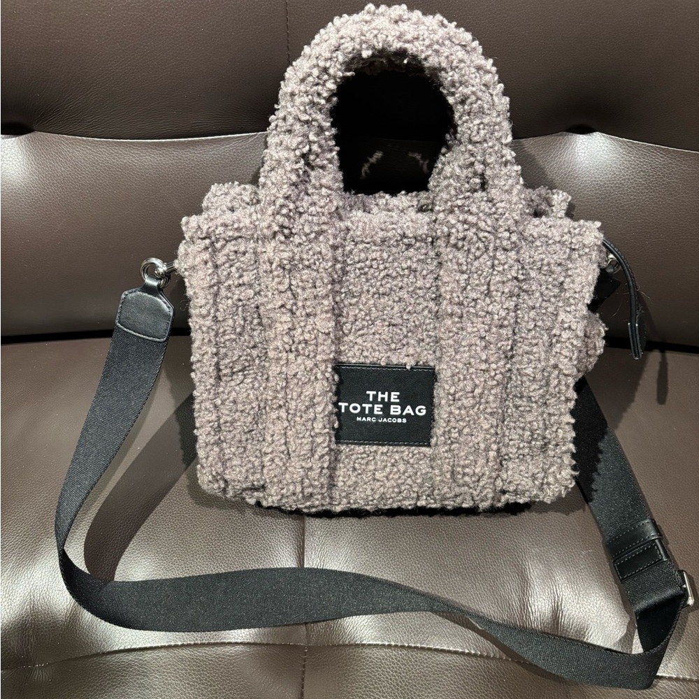 Marc Jacobs Small Sherpa Tote in Taupe